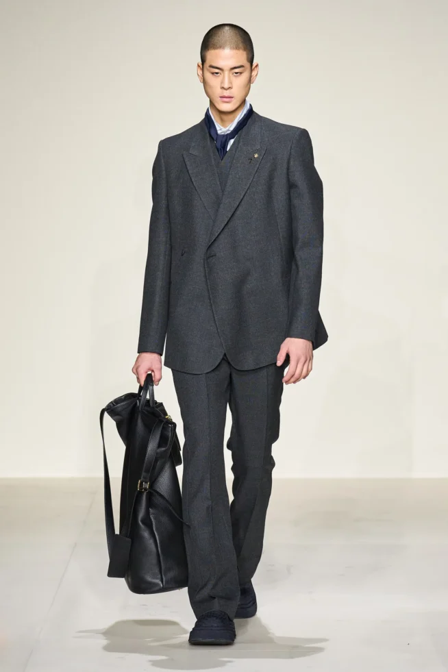 00079-emporio-armani-fall-2023-mens-credit-gorunway