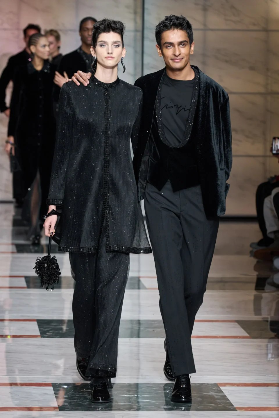 00079-giorgio-armani-fall-2023-menswear-credit-gorunway