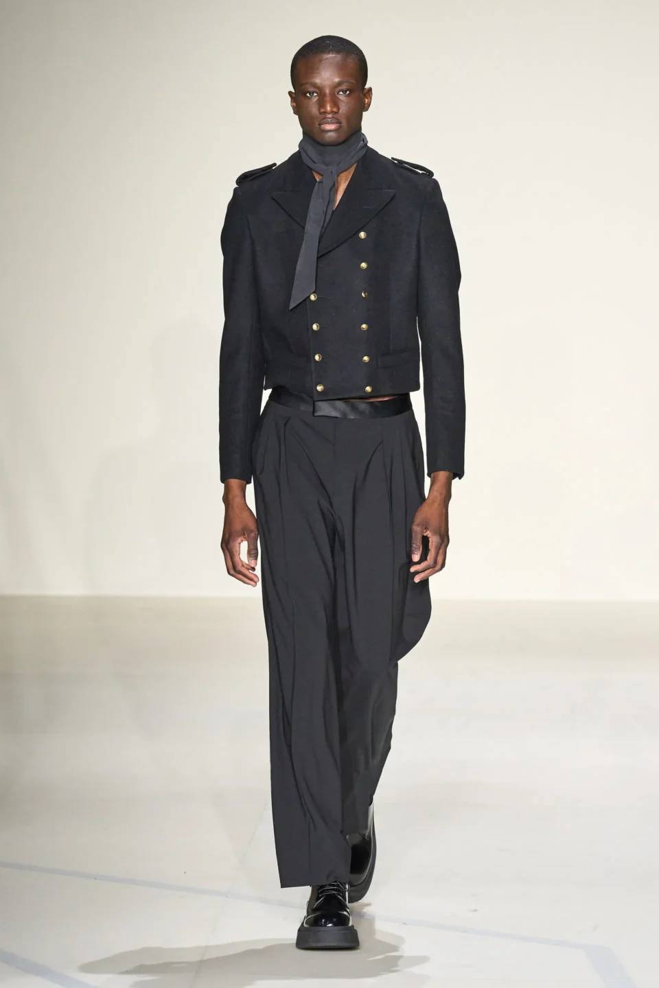 00081-emporio-armani-fall-2023-mens-credit-gorunway