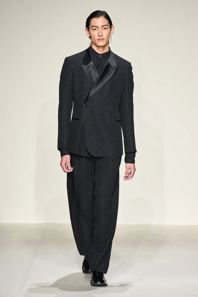 00083-emporio-armani-fall-2023-mens-credit-gorunway