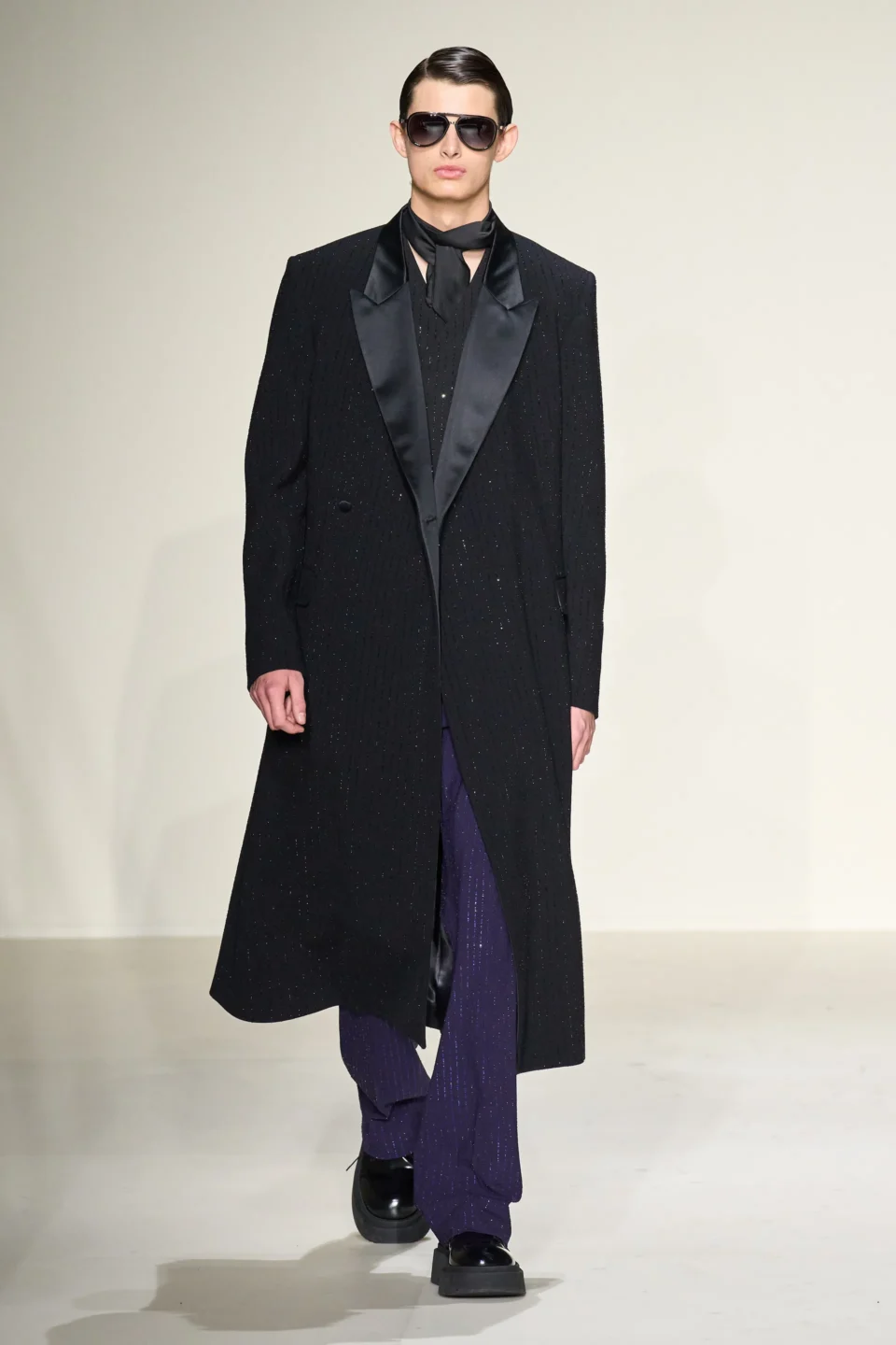 00085-emporio-armani-fall-2023-mens-credit-gorunway
