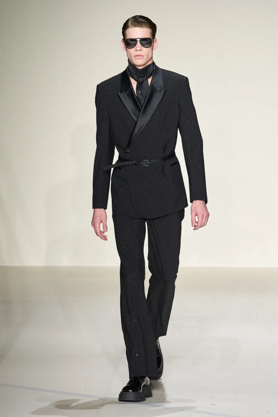 00086-emporio-armani-fall-2023-mens-credit-gorunway