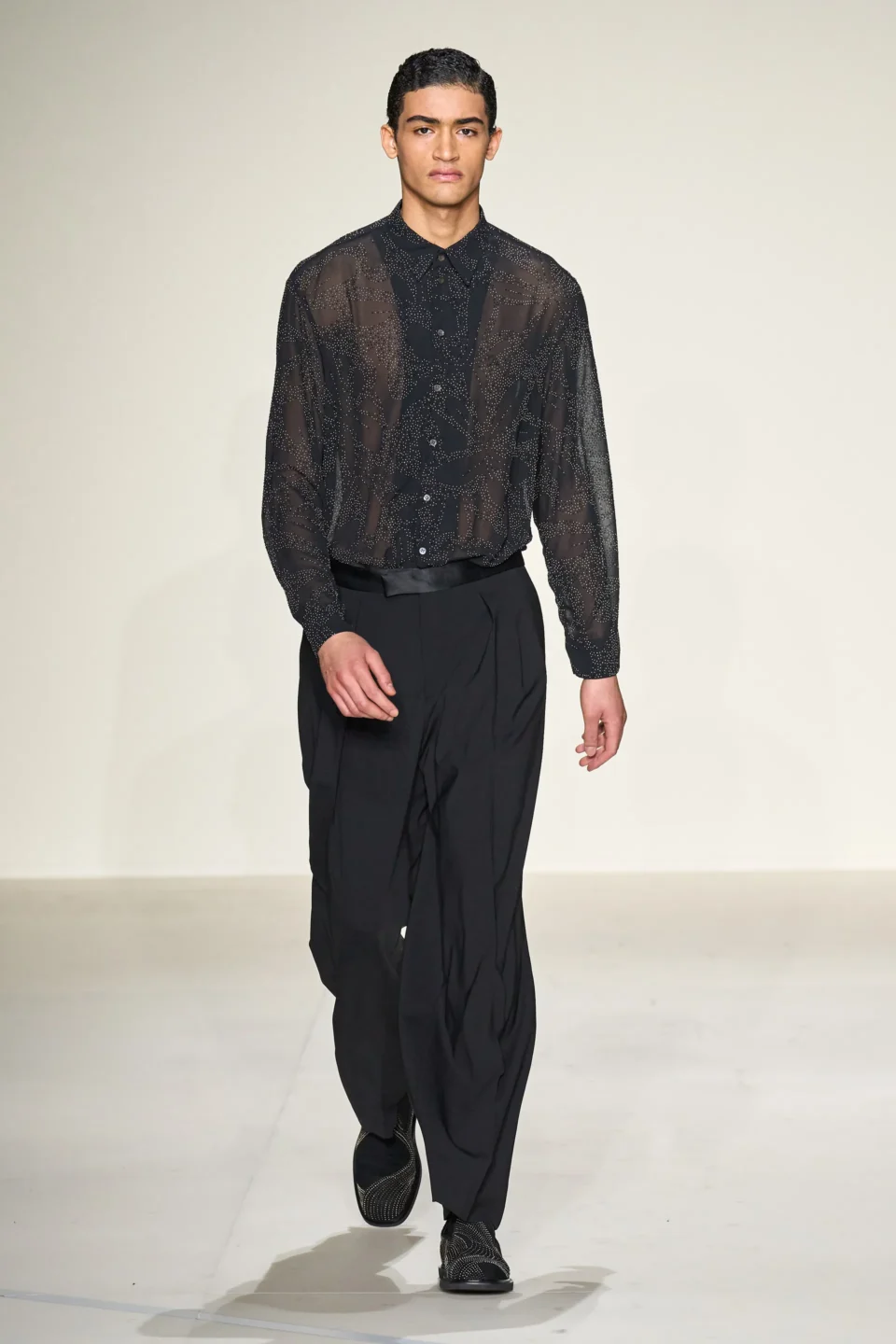 00087-emporio-armani-fall-2023-mens-credit-gorunway