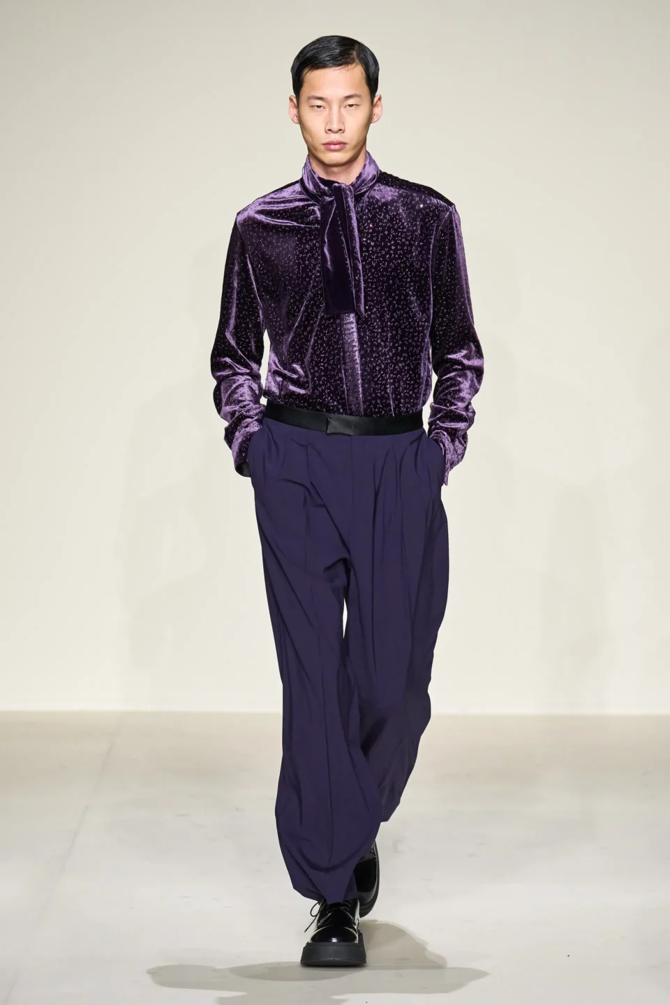 00096-emporio-armani-fall-2023-mens-credit-gorunway
