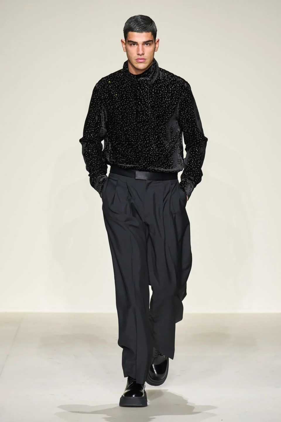 00097-emporio-armani-fall-2023-mens-credit-gorunway