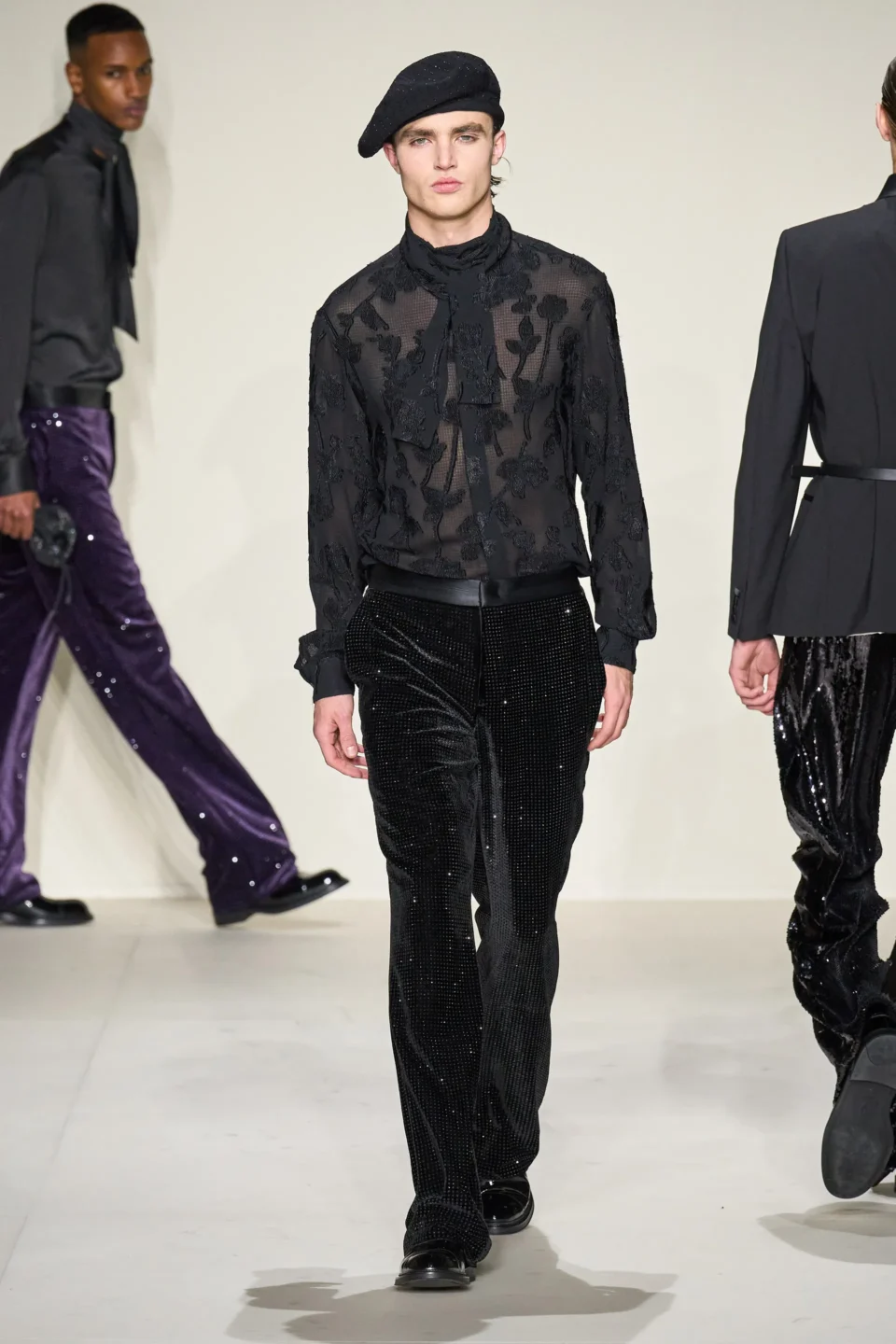 00098-emporio-armani-fall-2023-mens-credit-gorunway
