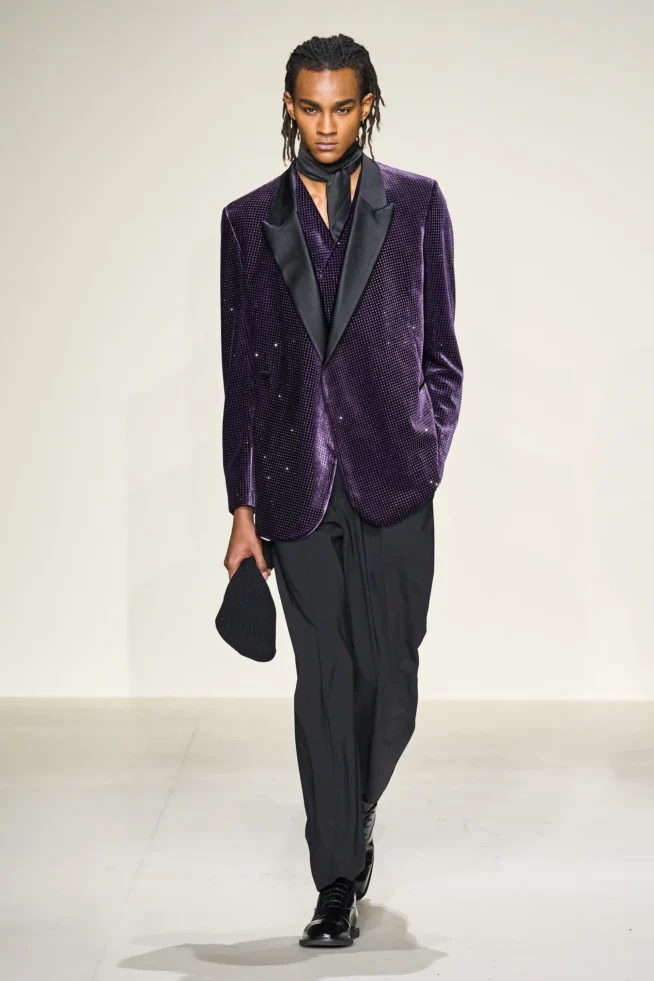 00100-emporio-armani-fall-2023-mens-credit-gorunway