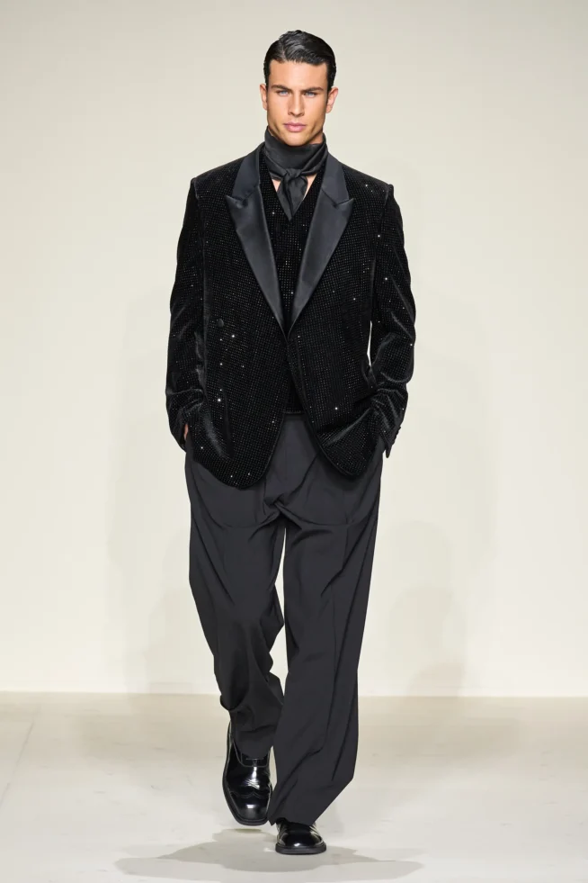00101-emporio-armani-fall-2023-mens-credit-gorunway