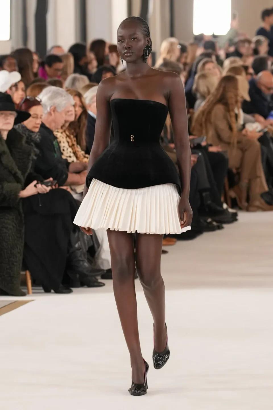 FIO01936
