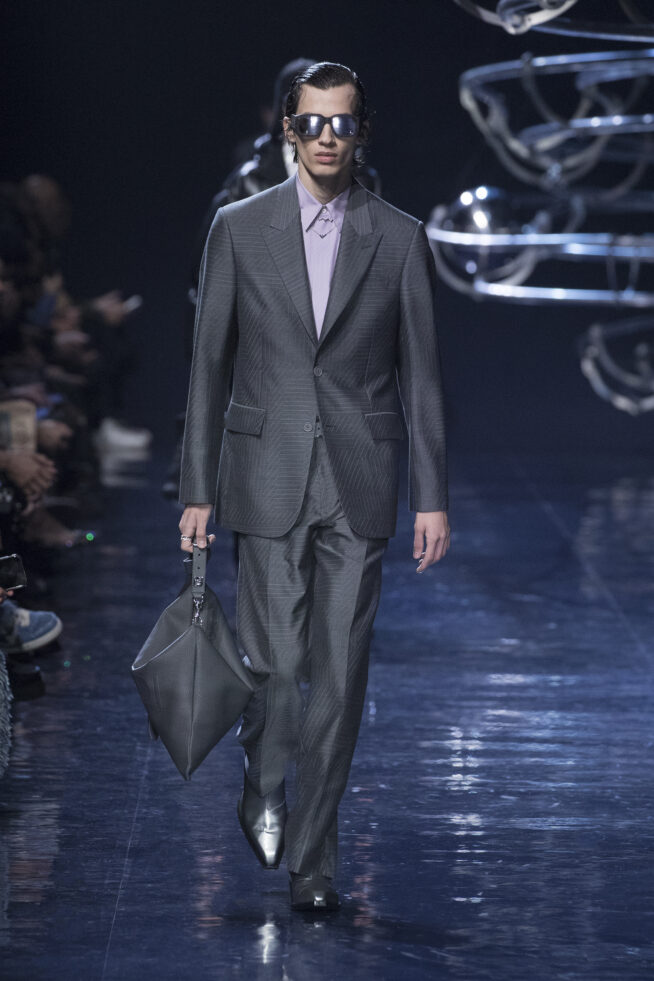 Look_45