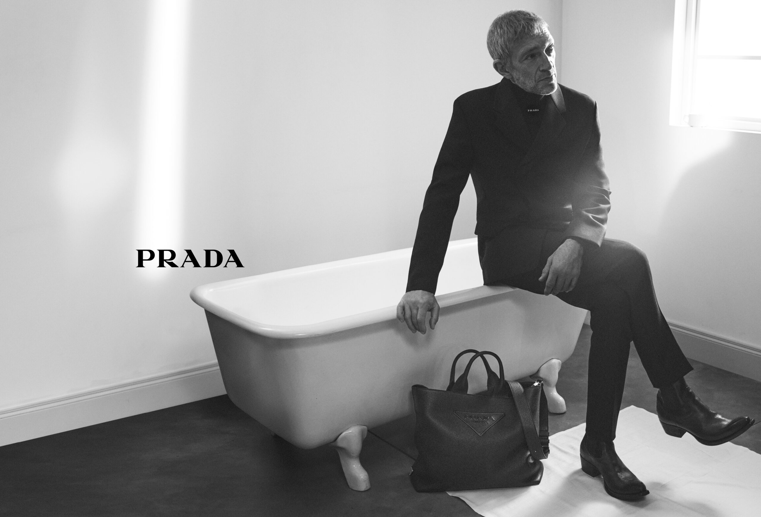 Touche of Crude: parceria entre a Prada e o cineasta Nicolas Winding Refn se torna longa-metragem