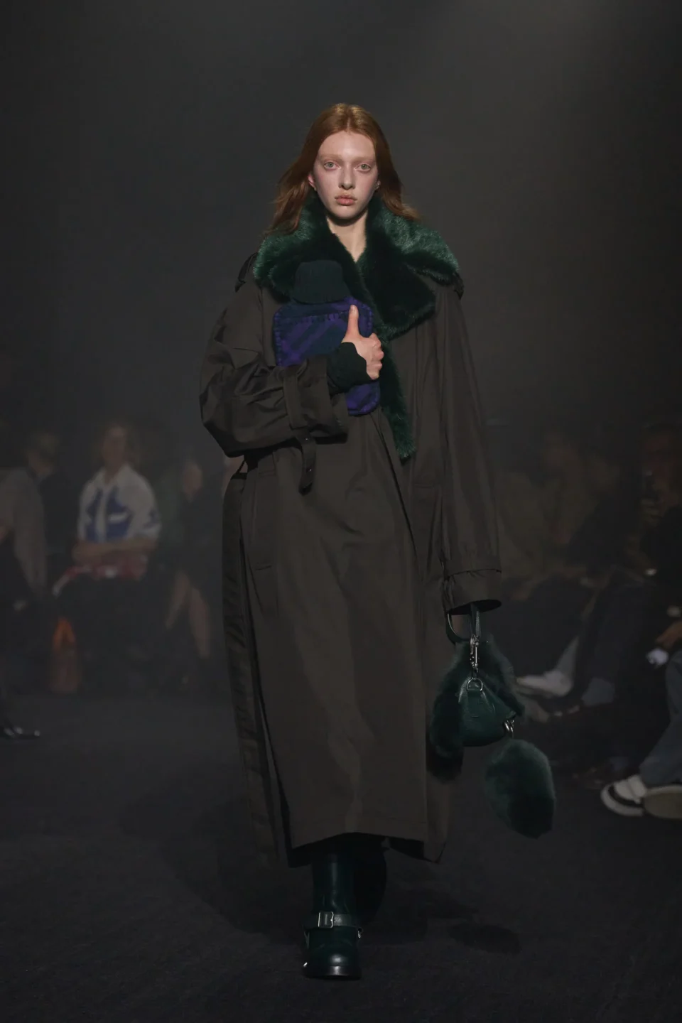 00001-burberry-fall-2023-ready-to-wear-credit-gorunway