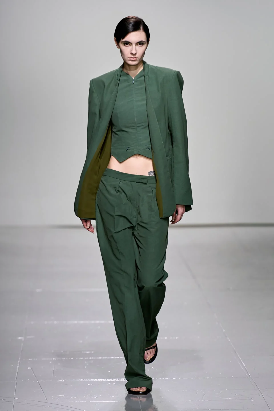 00001-conner-ives-fall-2023-ready-to-wear-credit-gorunway