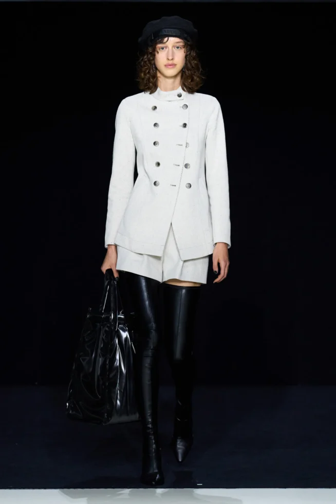 00001-emporio-armani-fall-2023-ready-to-wear-credit-gorunway