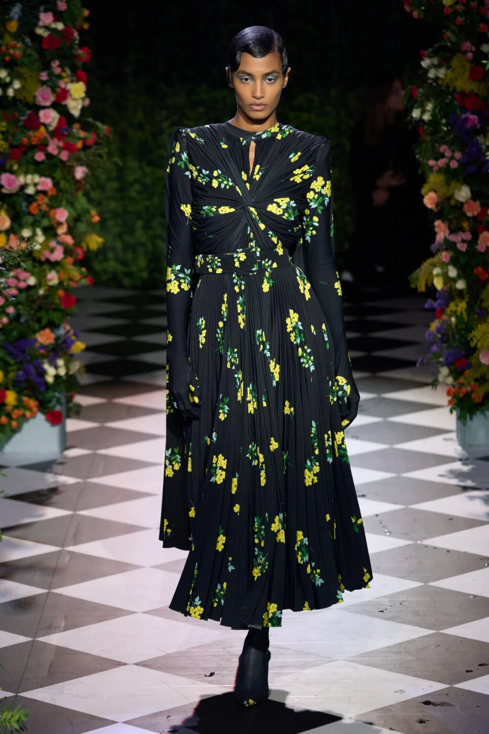 00001-richard-quinn-fall-2023-ready-to-wear-credit-gorunway