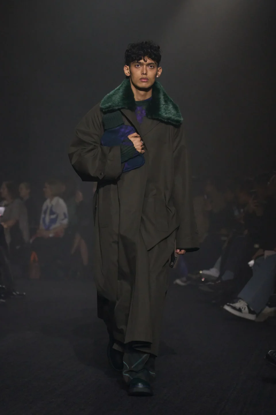 00002-burberry-fall-2023-ready-to-wear-credit-gorunway