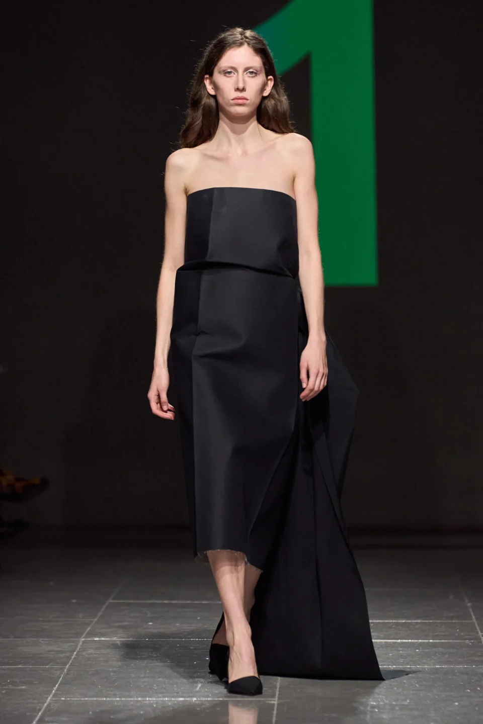 00002-central-saint-martins-fall-2023-ready-to-wear-credit-gorunway