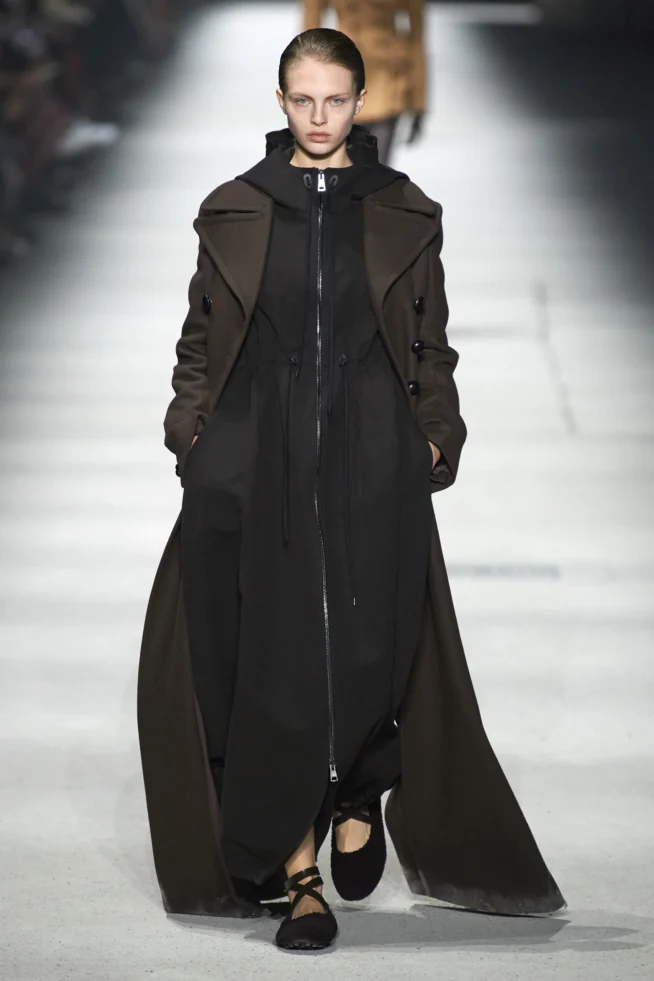 00003-tods-fall-2023-ready-to-wear-credit-gorunway