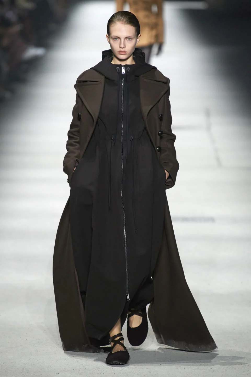 00003-tods-fall-2023-ready-to-wear-credit-gorunway