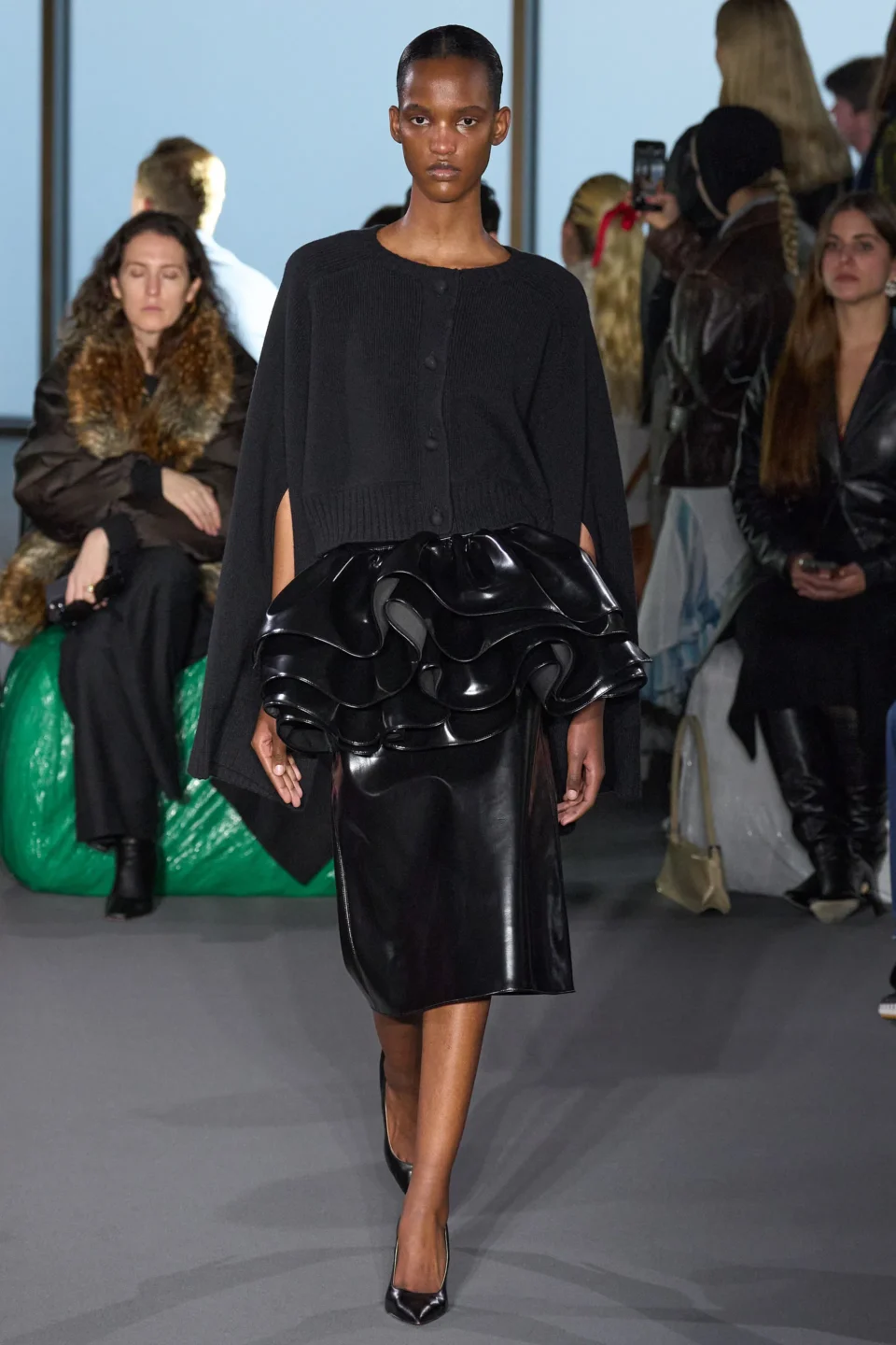 00004-christopher-kane-fall-2023-ready-to-wear-credit-gorunway