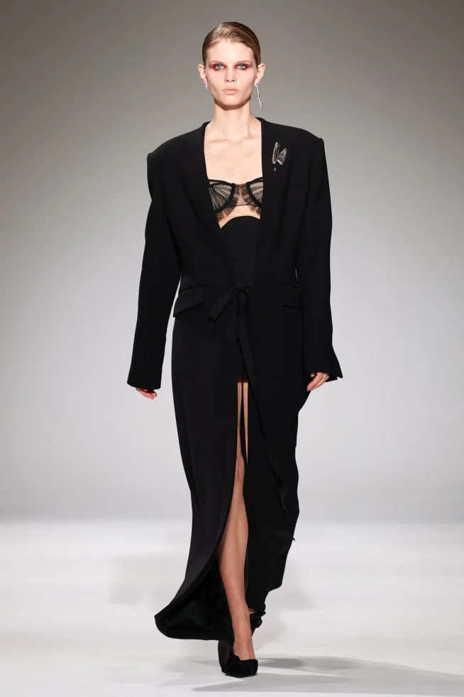 00004-nensi-dojaka-fall-2023-ready-to-wear-credit-gorunway