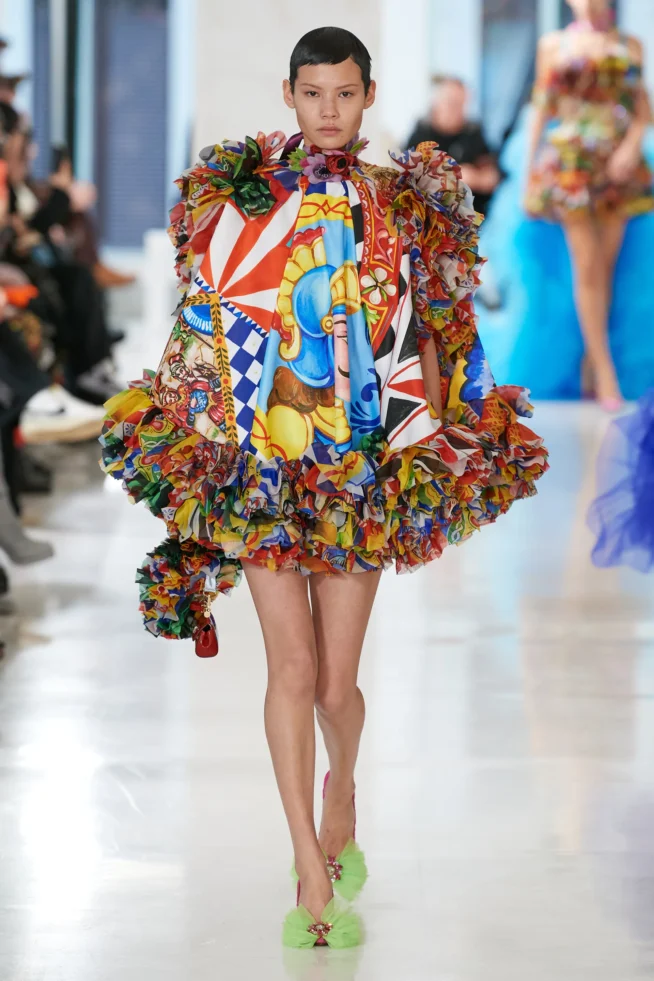 00004-tomo-koizumi-fall-2023-ready-to-wear-credit-gorunway