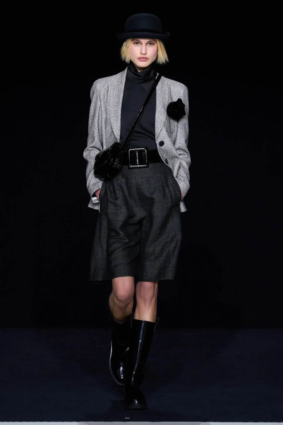 00005-emporio-armani-fall-2023-ready-to-wear-credit-gorunway