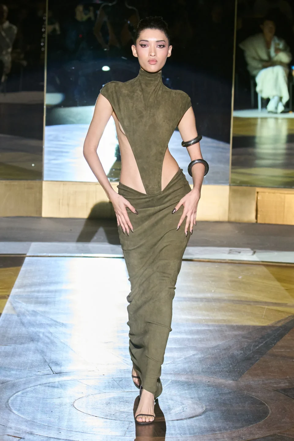 00005-laquan-smith-fall-2023-ready-to-wear-credit-gorunway