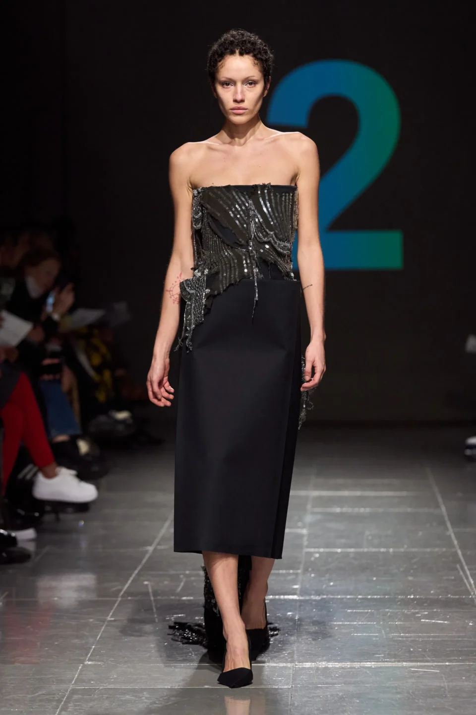 00006-central-saint-martins-fall-2023-ready-to-wear-credit-gorunway