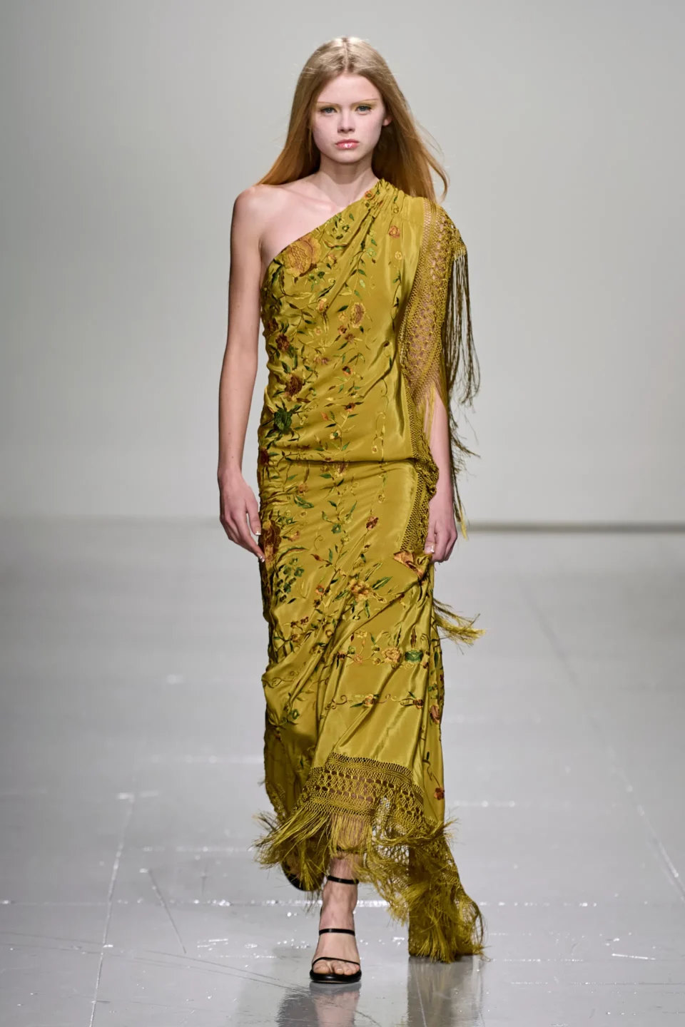 00006-conner-ives-fall-2023-ready-to-wear-credit-gorunway