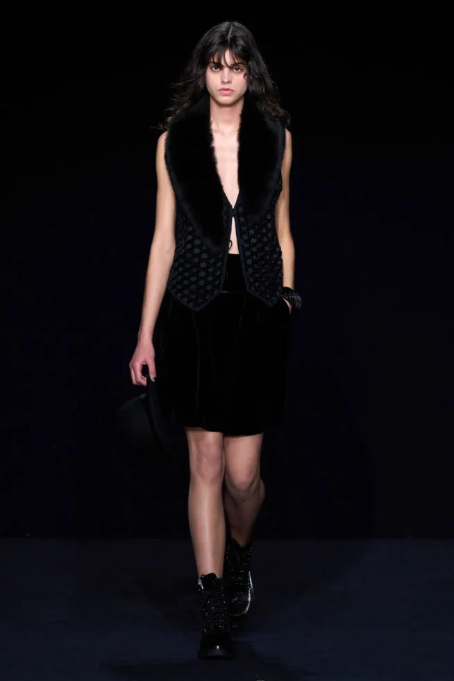 00006-emporio-armani-fall-2023-ready-to-wear-credit-gorunway