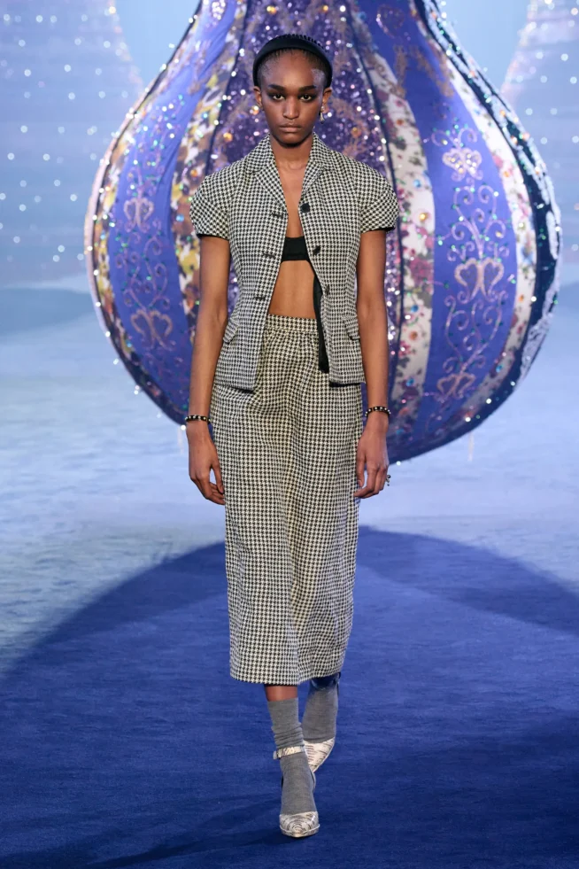 00007-christian-dior-fall-2023-ready-to-wear-credit-gorunway