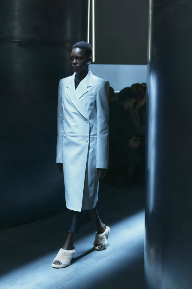 00007-khaite-fall-2023-ready-to-wear-details-credit-hanna-tveite