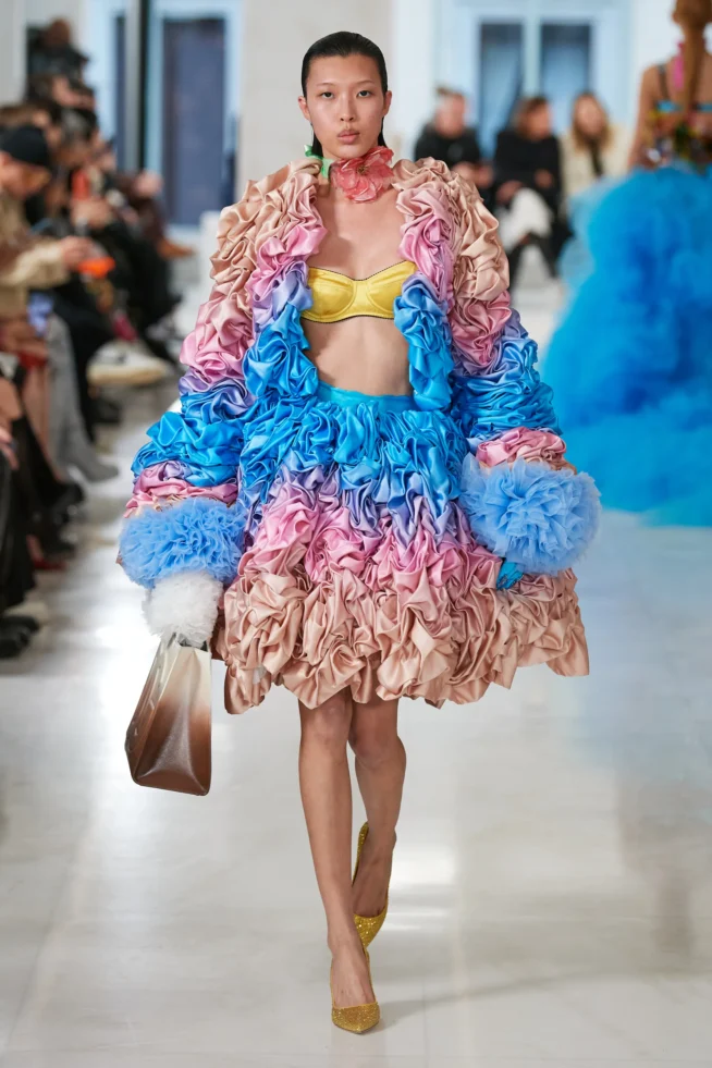 00007-tomo-koizumi-fall-2023-ready-to-wear-credit-gorunway