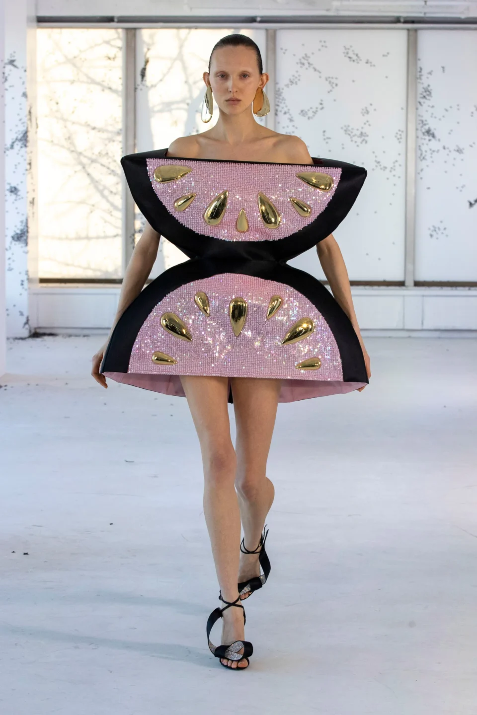 00008-area-spring-2023-ready-to-wear-credit-brand