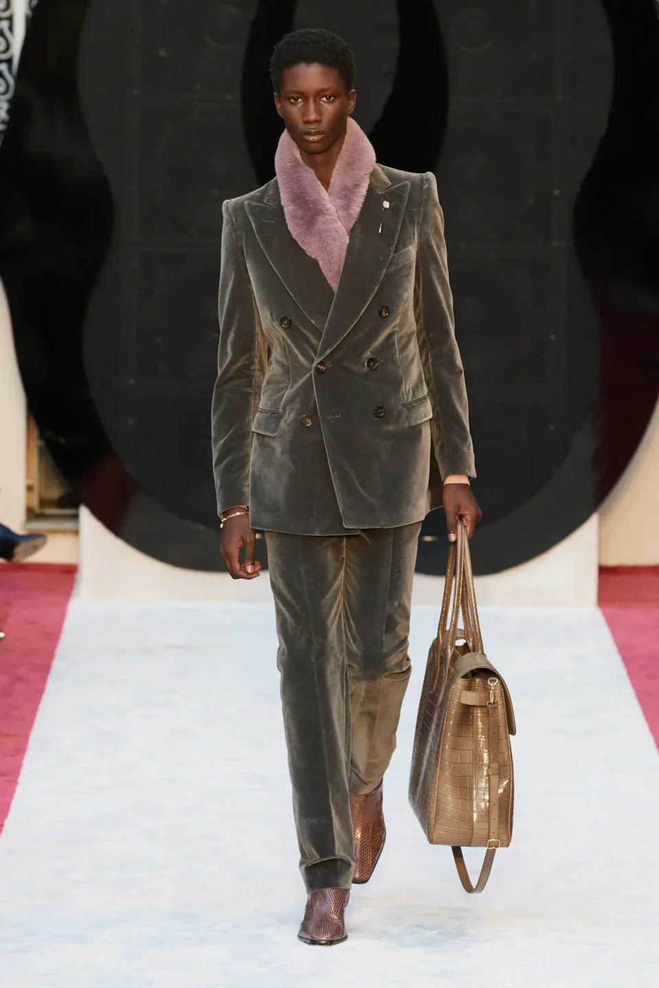 00008-bally-fall-2023-ready-to-wear-credit-gorunway