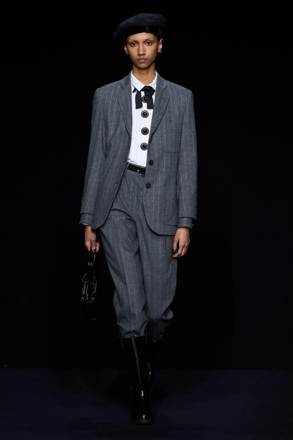 00009-emporio-armani-fall-2023-ready-to-wear-credit-gorunway