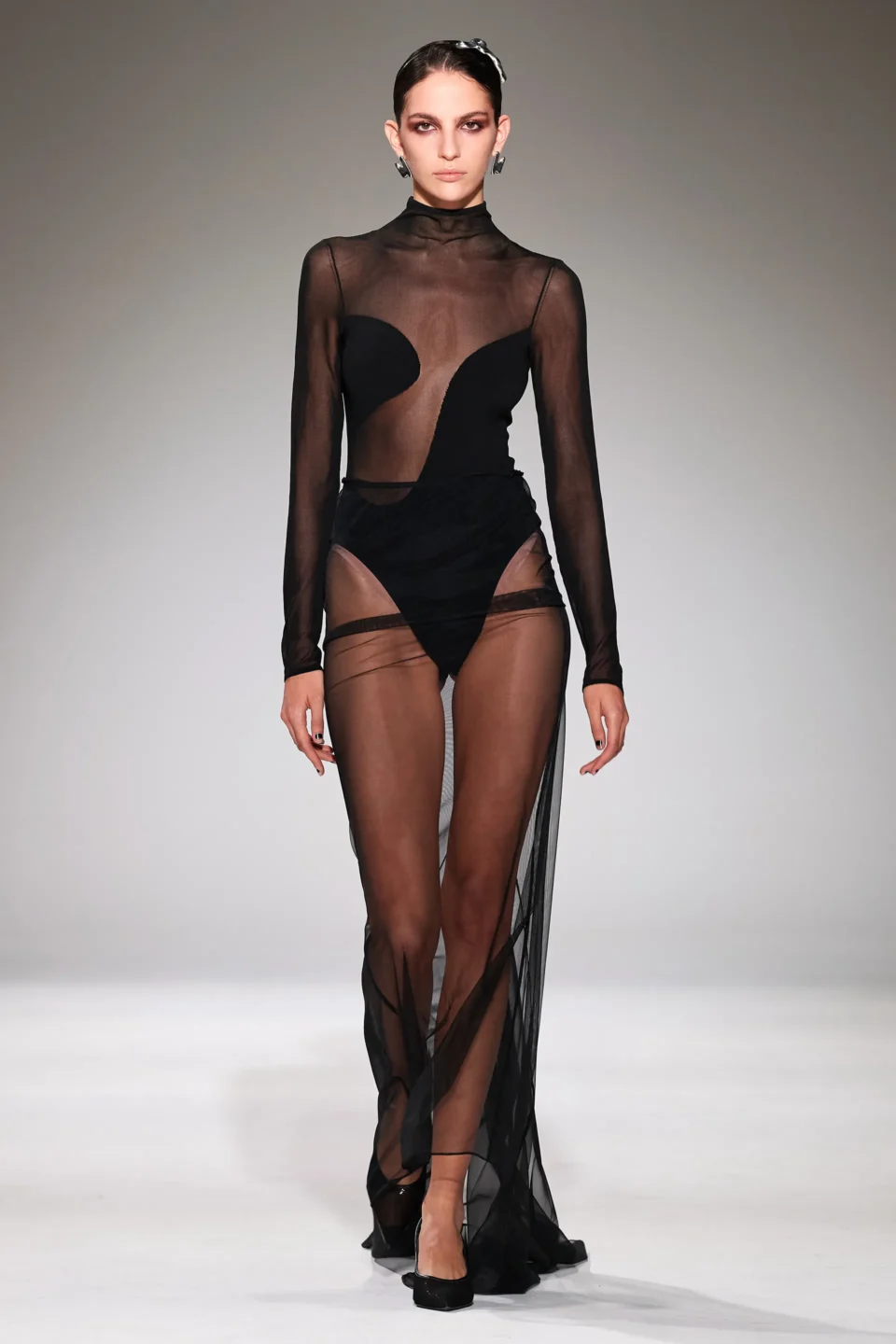 00009-nensi-dojaka-fall-2023-ready-to-wear-credit-gorunway