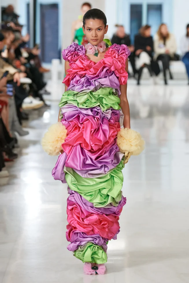 00010-tomo-koizumi-fall-2023-ready-to-wear-credit-gorunway