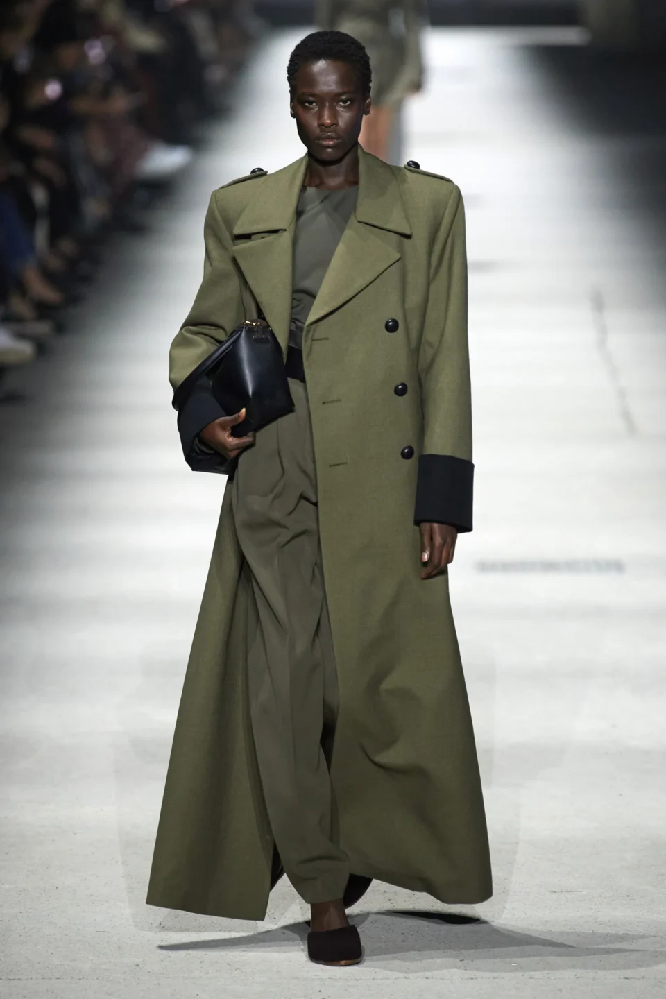 00011-tods-fall-2023-ready-to-wear-credit-gorunway