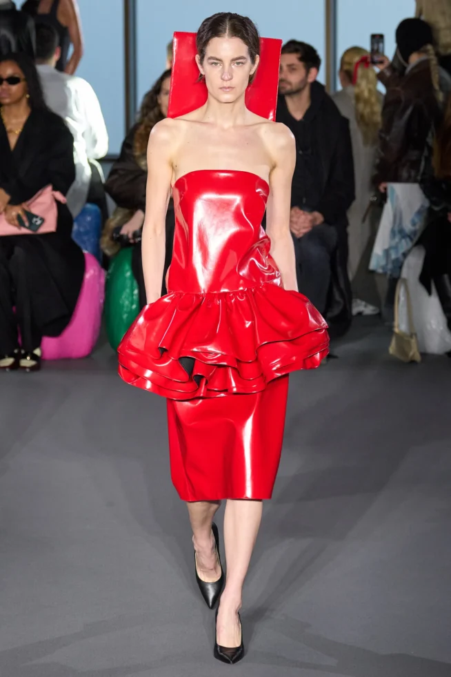 00012-christopher-kane-fall-2023-ready-to-wear-credit-gorunway
