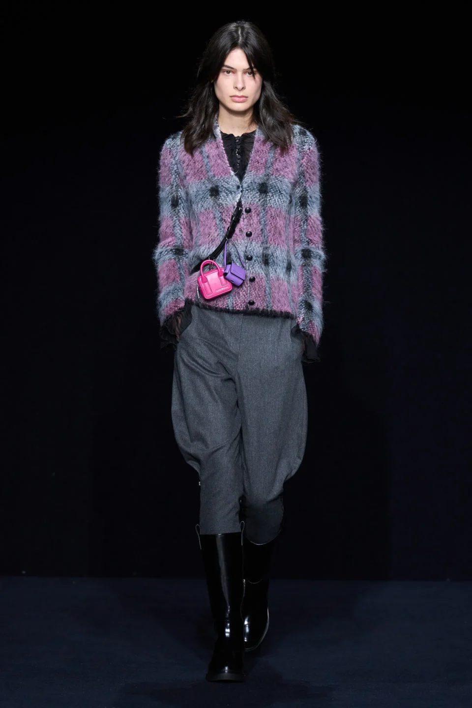 00013-emporio-armani-fall-2023-ready-to-wear-credit-gorunway