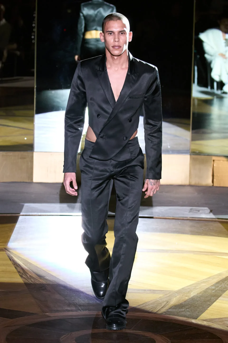 00013-laquan-smith-fall-2023-ready-to-wear-credit-gorunway