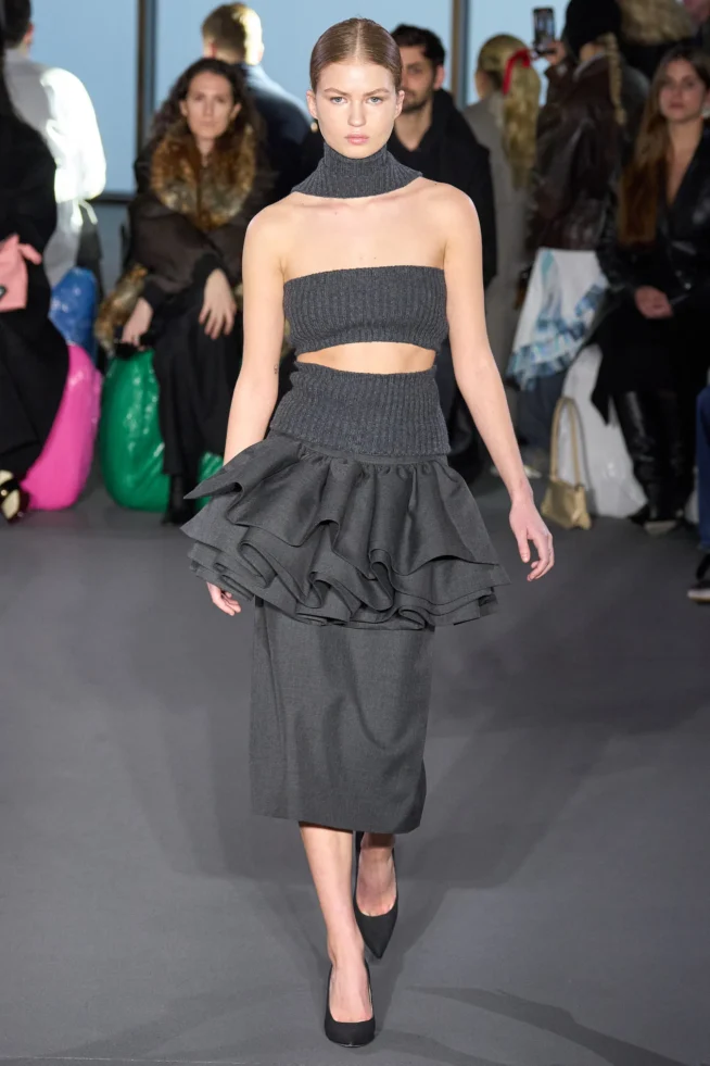 00015-christopher-kane-fall-2023-ready-to-wear-credit-gorunway