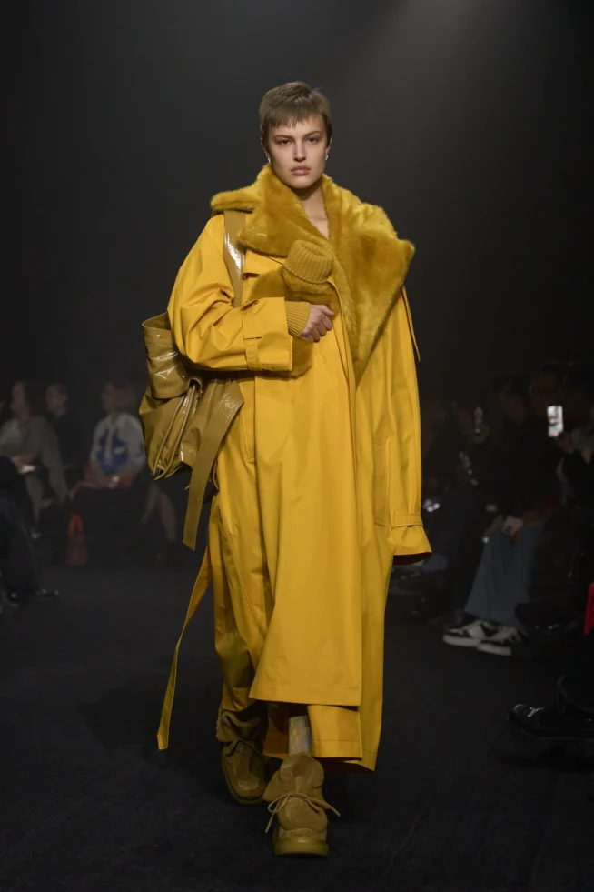 00016-burberry-fall-2023-ready-to-wear-credit-gorunway