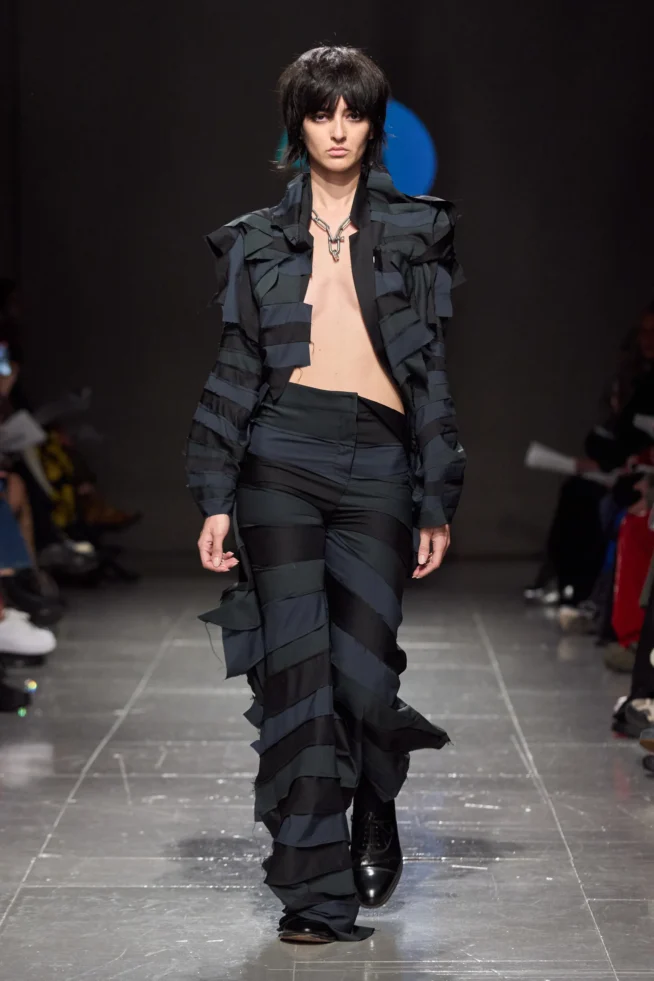 00016-central-saint-martins-fall-2023-ready-to-wear-credit-gorunway