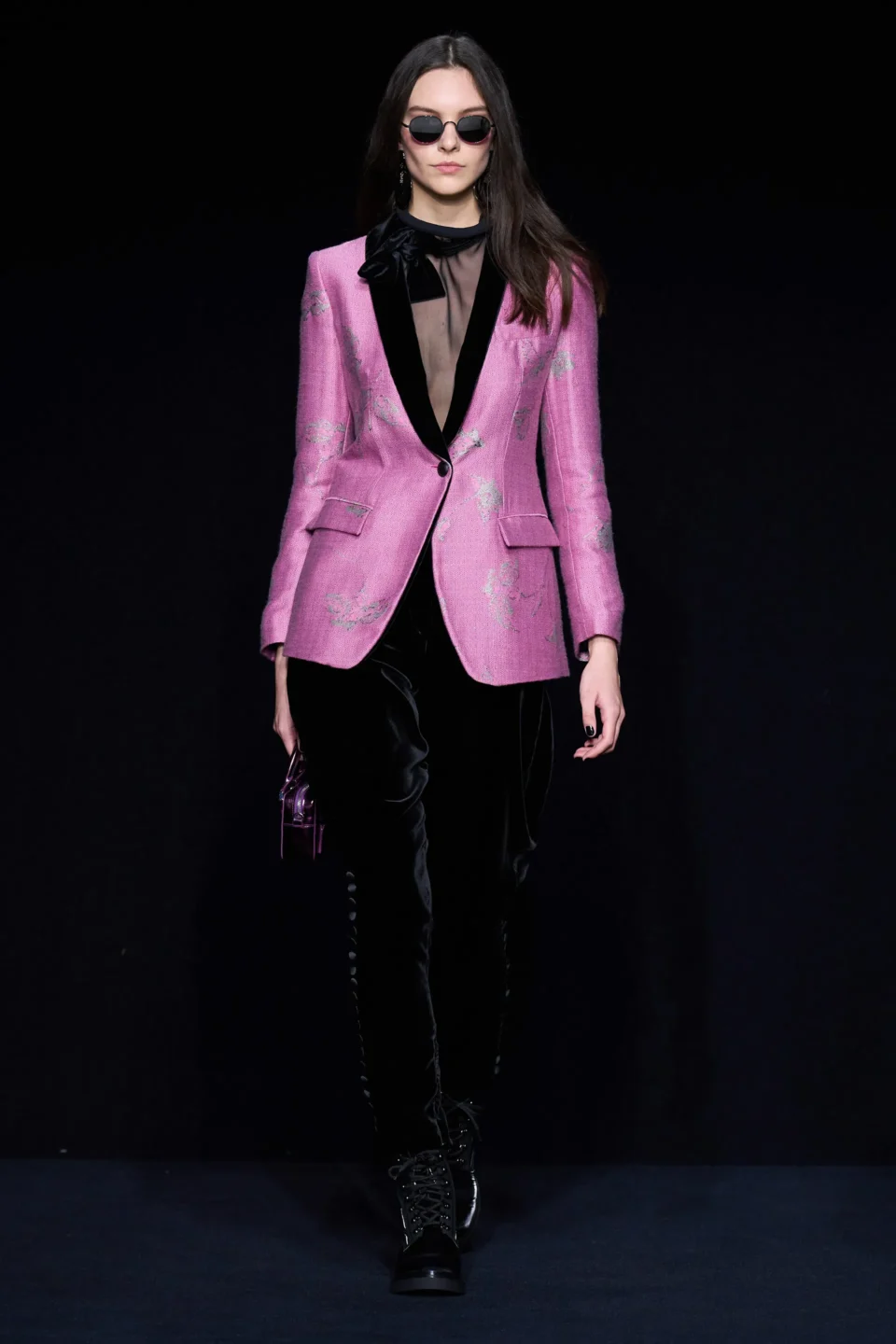 00016-emporio-armani-fall-2023-ready-to-wear-credit-gorunway