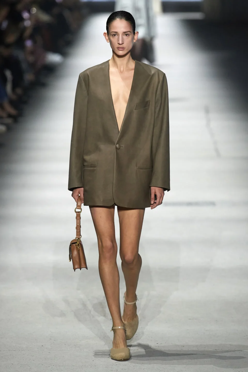 00016-tods-fall-2023-ready-to-wear-credit-gorunway