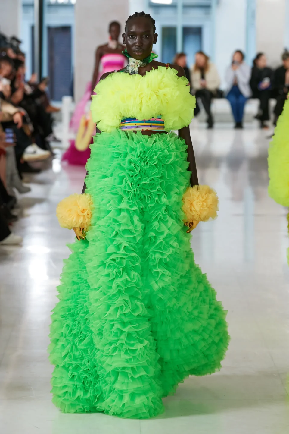 00016-tomo-koizumi-fall-2023-ready-to-wear-credit-gorunway