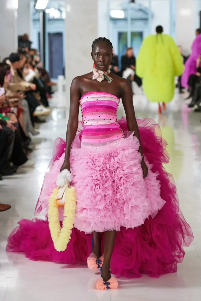 00017-tomo-koizumi-fall-2023-ready-to-wear-credit-gorunway